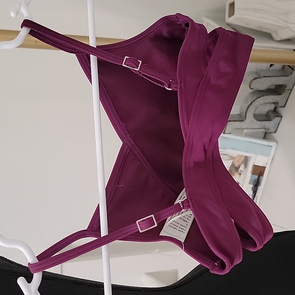 ๐5/$20 ๐๏ธ Abercrombie Sports Bra/Swim Top - Picture 2 of 3